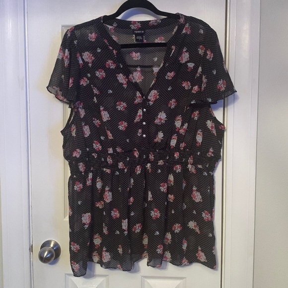 torrid Blouse, Pink Floral pattern with Dots Size 3 #612 - Picture 1 of 7